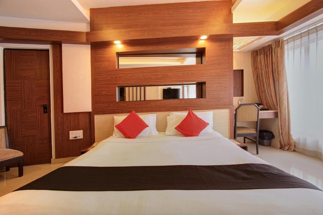 The Hans Hotel Хубли Экстерьер фото
