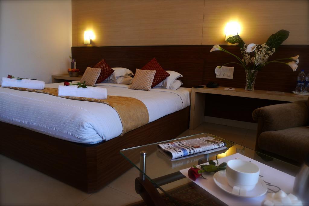 The Hans Hotel Хубли Номер фото