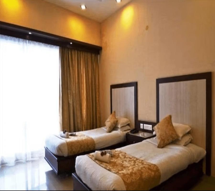 The Hans Hotel Хубли Экстерьер фото